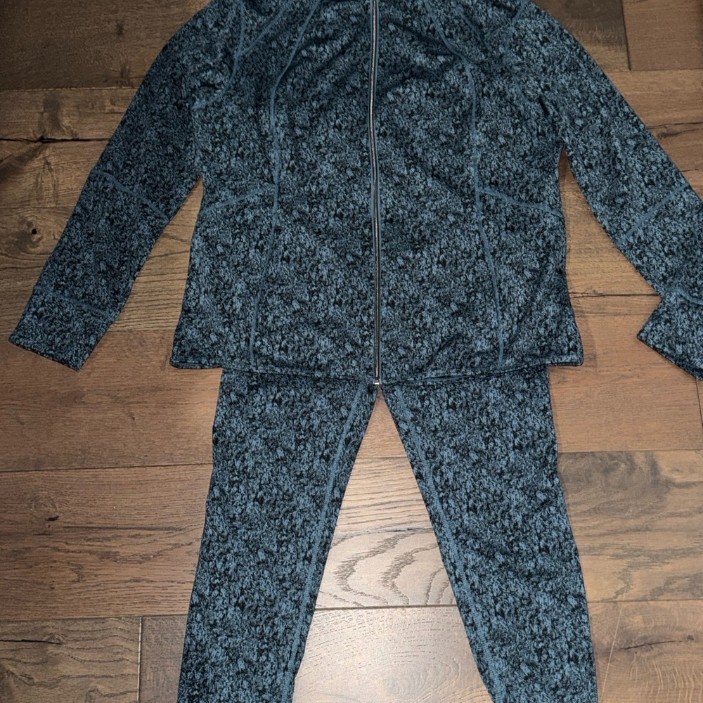 Member’s Mark Blue Patterned Zip-Up Jacket and full length leggings